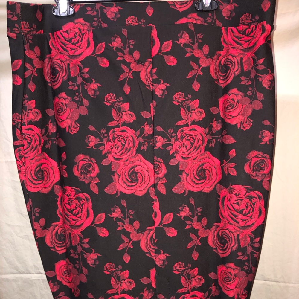 NWT Torrid Sz 1 Pencil Skirt